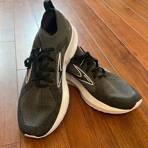 Brooks Levitate 5 Stealthfit